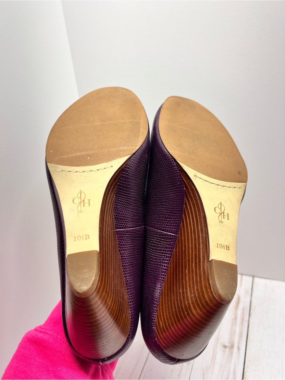 Cole Haan Lainey Dark Plum Textured Leather Wedge Pumps Size 10.5 - Picture 8 of 9